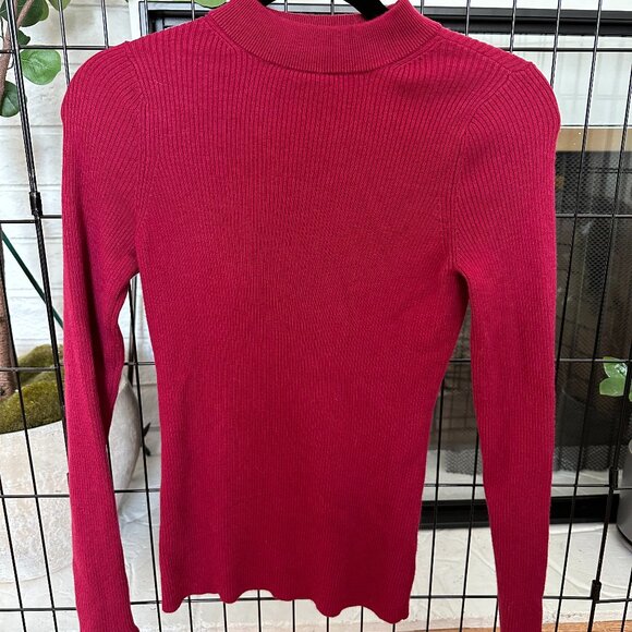 Rachel Parcell Sweaters - EUC - Rachel Parcell Raspberry Red Sweater with Ruffle Cuffs